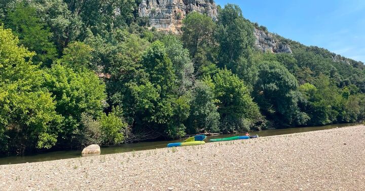 Au nord du Gard, le succès des campings naturistes - ICI